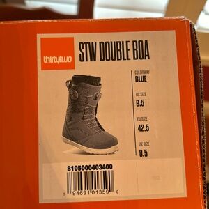 Snow boots.  Great condition, worn once.  Blue, US Size 9.5